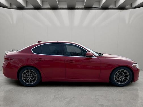 2020 Alfa Romeo Giulia Base