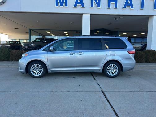 2015 Toyota Sienna XLE