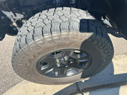 Granite Crystal Metallic Clearcoat 2022 Jeep Gladiator Mojave 4x4