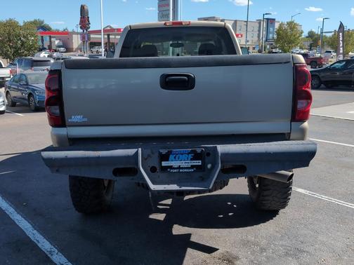 2004 Chevrolet Silverado 2500 LS H/D Extended Cab