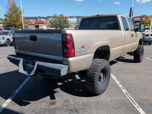 2004 Chevrolet Silverado 2500 LS H/D Extended Cab