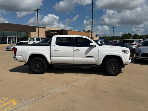 Ice Cap 2023 Toyota Tacoma SR5