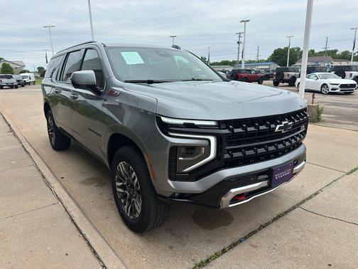 Sterling Gray Metallic 2025 Chevrolet Suburban 4WD Z71
