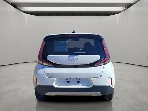 Snow White Pearl 2023 Kia Soul LX
