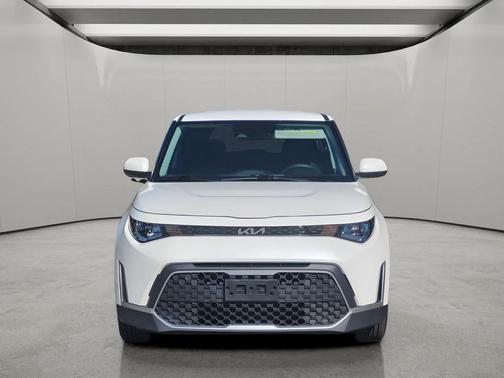 Snow White Pearl 2023 Kia Soul LX