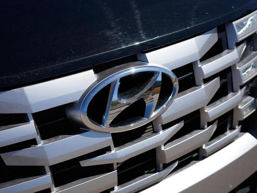 Phantom Black 2023 Hyundai SANTA CRUZ SEL