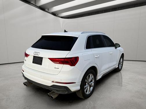 2023 Audi Q3 Premium 45 TFSI S line quattro Tiptronic