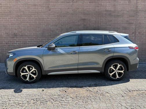 Platinum Gray Metallic 2025 Volkswagen Tiguan 2.0T SE 4MOTION