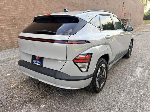 Cyber Gray Metallic 2024 Hyundai KONA EV SEL