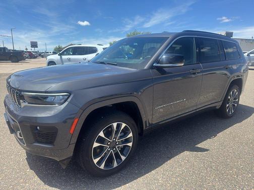 Baltic Gray Metallic Clearcoat 2025 Jeep Grand Cherokee L Overland