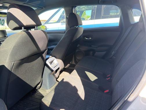 Platinum White Pearl 2023 Honda HR-V 2WD Sport