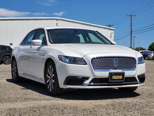 2018 Lincoln Continental Premiere