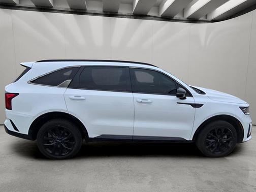 Glacial White Pearl 2023 Kia Sorento SX