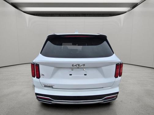 Glacial White Pearl 2023 Kia Sorento SX