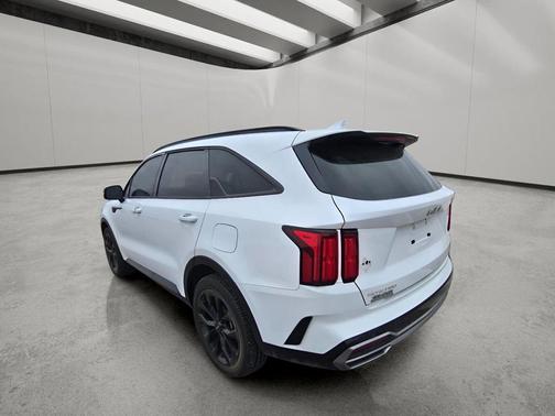 Glacial White Pearl 2023 Kia Sorento SX