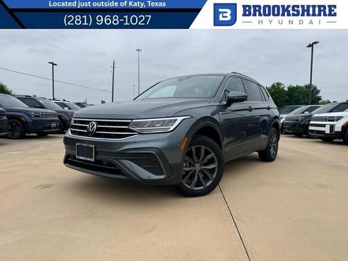 Platinum Gray Metallic 2022 Volkswagen Tiguan 2.0T SE