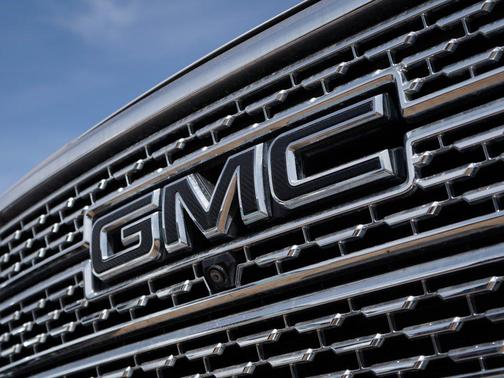 White Frost Tricoat 2019 GMC Sierra 1500 Denali