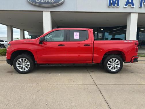 Red Hot 2022 Chevrolet Silverado 1500 Custom