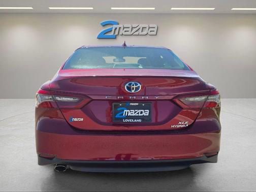 2022 Toyota Camry Hybrid XLE