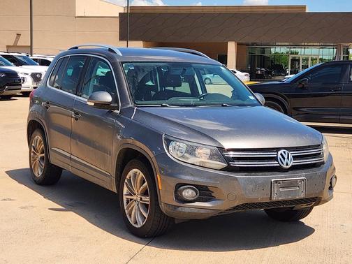 Deep Black Pearl 2022 Volkswagen Taos 1.5T S