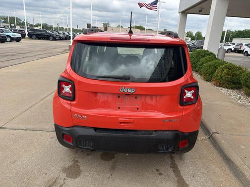 Omaha Orange Clearcoat 2021 Jeep Renegade Sport