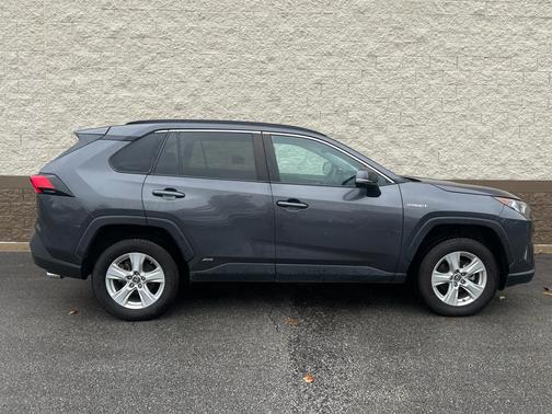 2019 Toyota RAV4 Hybrid XLE