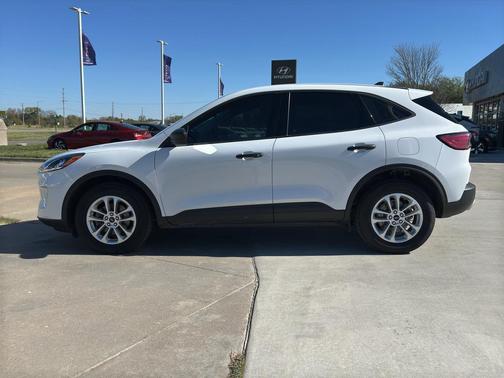 2022 Ford Escape S