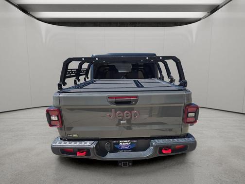 Sting-Gray Clearcoat 2021 Jeep Gladiator Rubicon