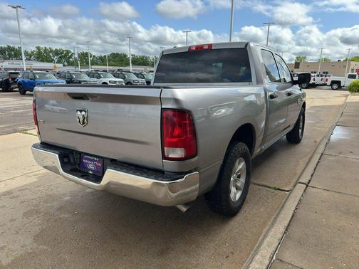 Billet Silver Metallic Clearcoat 2022 RAM 1500 Classic SLT