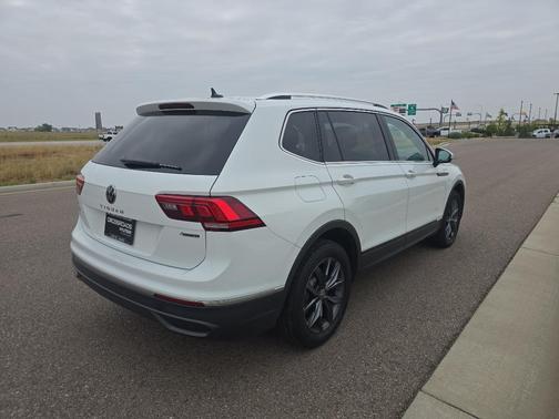 2024 Volkswagen Tiguan 2.0T SE 4MOTION