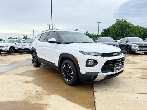 Summit White 2021 Chevrolet Trailblazer LT