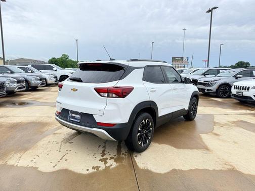 Summit White 2021 Chevrolet Trailblazer LT