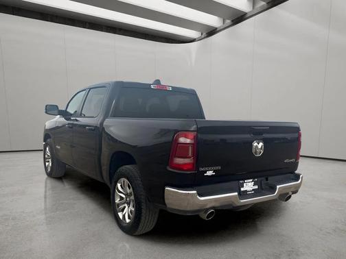 Diamond Black Crystal Pearlcoat 2024 RAM 1500 Laramie