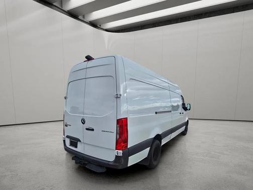 Arctic White 2022 Mercedes-Benz Sprinter 3500XD High Roof