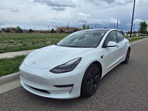 Pearl White Multi-Coat 2023 Tesla Model 3 Standard Range
