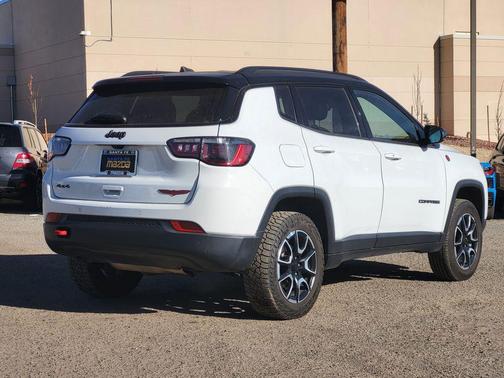 2024 Jeep Compass Trailhawk