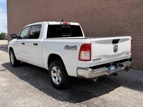 Bright White Clearcoat 2023 RAM 1500 Big Horn/Lone Star
