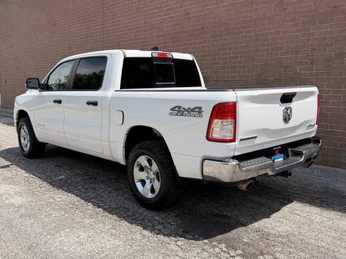 Bright White Clearcoat 2023 RAM 1500 Big Horn/Lone Star