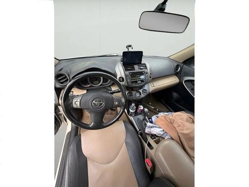 Blizzard Pearl 2009 Toyota RAV4 Limited