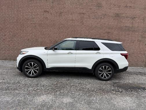 STAR WHITE MET TRI-COAT 2023 Ford Explorer ST-Line