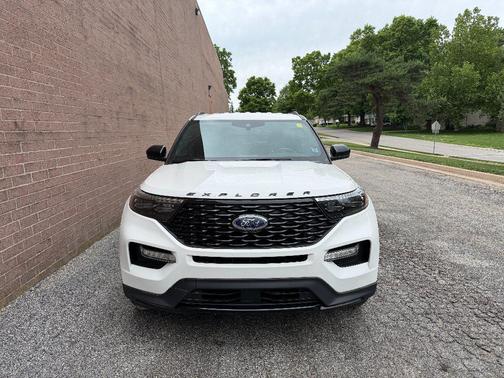 STAR WHITE MET TRI-COAT 2023 Ford Explorer ST-Line