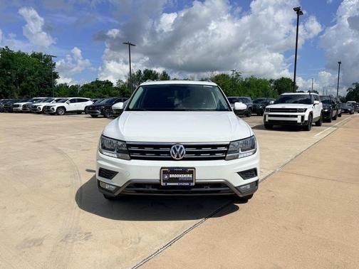 White 2019 Volkswagen Tiguan 2.0T SEL
