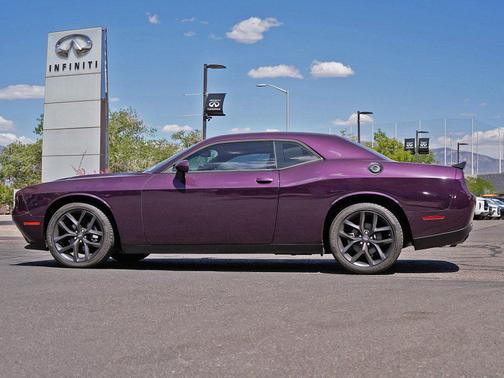 Hellraisin 2022 Dodge Challenger SXT