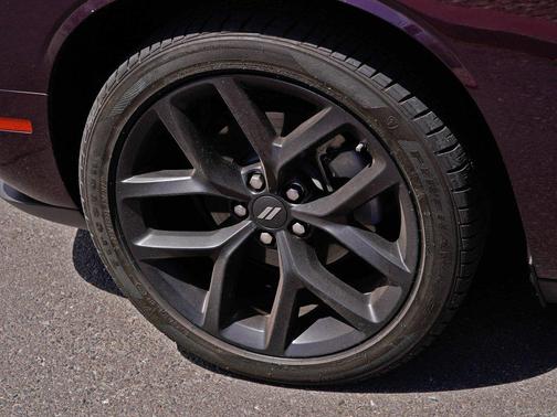 Hellraisin 2022 Dodge Challenger SXT