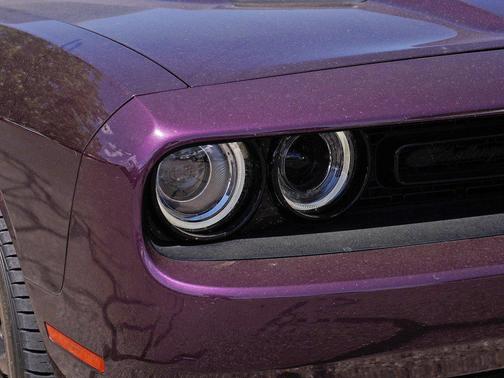 Hellraisin 2022 Dodge Challenger SXT
