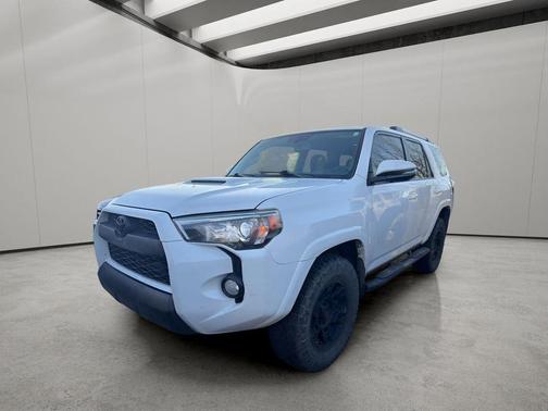 Super White 2016 Toyota 4Runner Trail Premium