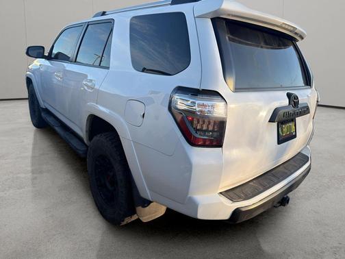 Super White 2016 Toyota 4Runner Trail Premium