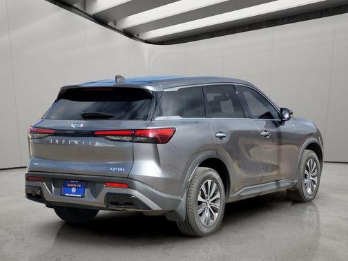2022 INFINITI QX60 Pure