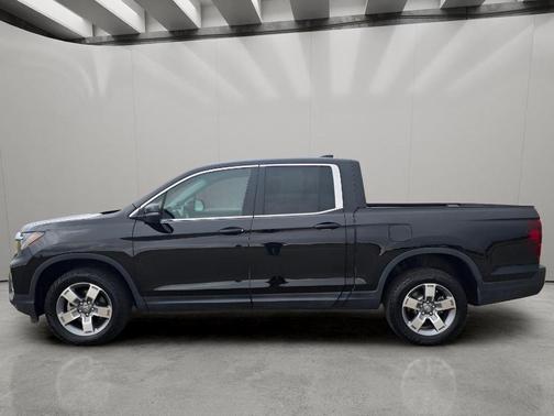 Crystal Black Pearl 2025 Honda Ridgeline RTL