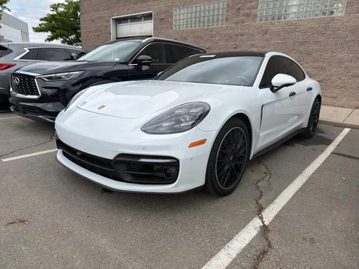 White 2023 Porsche Panamera 4 Platinum Edition